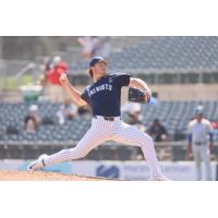 Clayton Beeter pitching for the Somerset Patriots